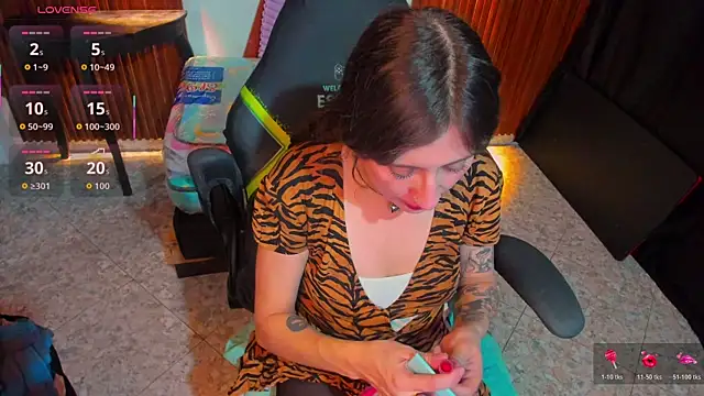 Snapshot of nina_daft chatting on 07-27-26, 01:07 nina daft online show from 07-27-26, 01:07