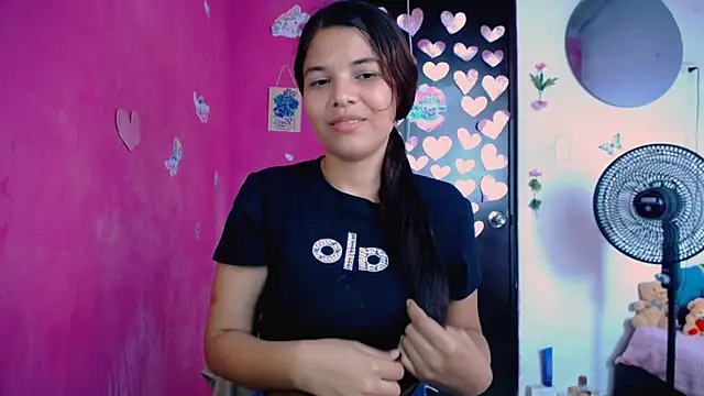 Snapshot of katerin_villalobos1 chatting on 07-25-26, 02:03 katerin villalobos1 online show from 07-25-26, 02:03