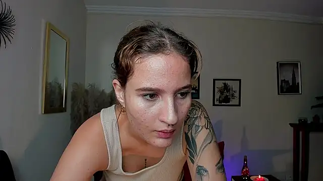 Naiely Naides online show from 07-28-26, 12:23