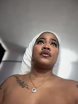 riri brunnete online show from 01-25-25, 12:37