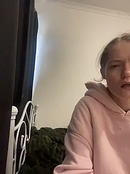 honeyxraee1 online show from 08-01-26, 08:13