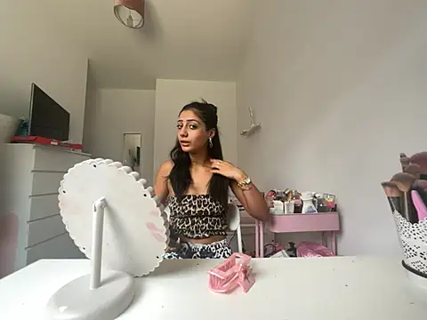Snapshot of alishaxxo1 chatting on 07-30-26, 12:37 alishaxxo1 online show from 07-30-26, 12:37