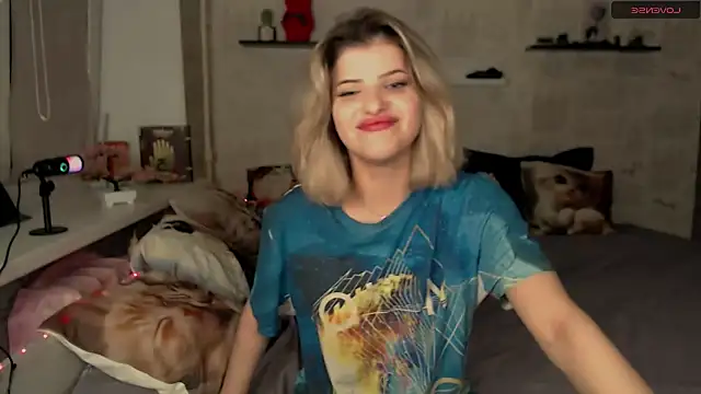 Snapshot of AleksandraCandy chatting on 07-30-26, 10:09 AleksandraCandy online show from 07-30-26, 10:09