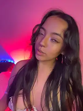 Snapshot of Rous_laraa chatting on 07-31-26, 12:21 Rous laraa online show from 07-31-26, 12:21
