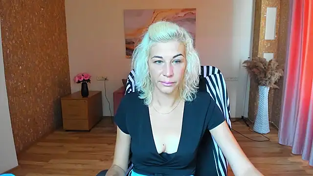 Snapshot of Emilia_Wils chatting on 07-26-26, 05:15 Emilia Wils online show from 07-26-26, 05:15