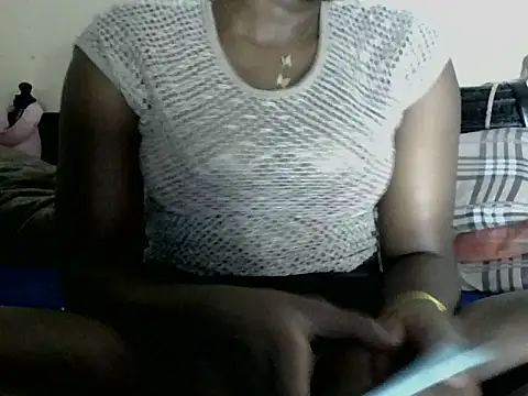 Snapshot of pinkybish25 chatting on 07-29-26, 10:35 pinkybish25 online show from 07-29-26, 10:35