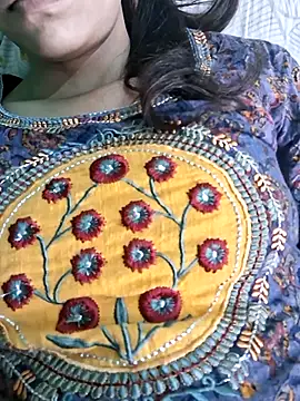 Nisha shukla online show from 07-25-26, 06:44