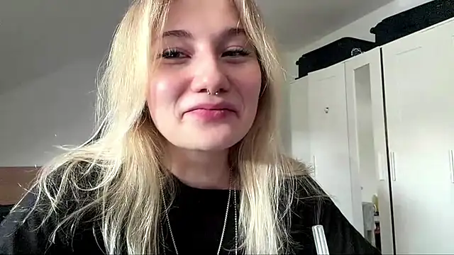 Snapshot of tutsiecutie chatting on 07-30-26, 11:09 tutsiecutie online show from 07-30-26, 11:09