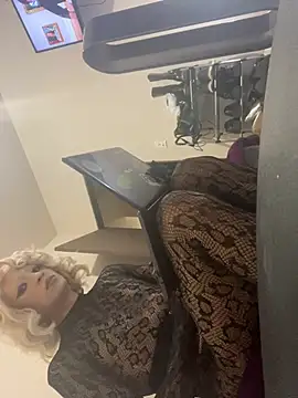 xtinasissy online show from 08-09-26, 06:07