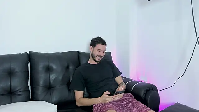 Royal Threesome18 online show from 07-30-26, 01:04
