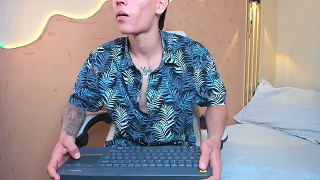 Thiiago xxx online show from 07-26-26, 12:23