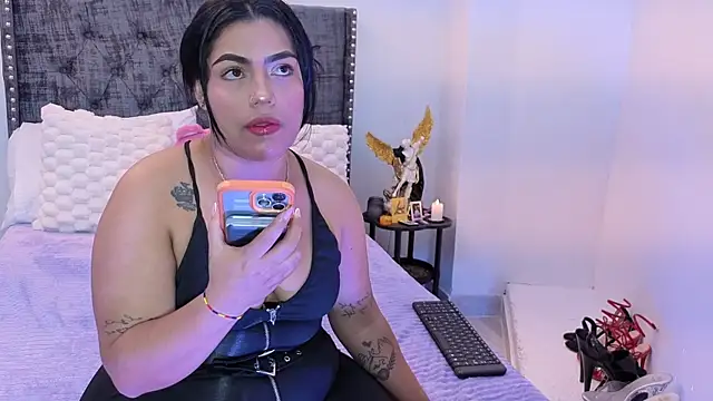 kyana cream online show from 07-28-26, 11:50
