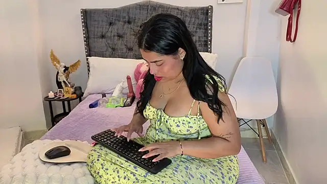 kyana cream online show from 07-29-26, 03:10