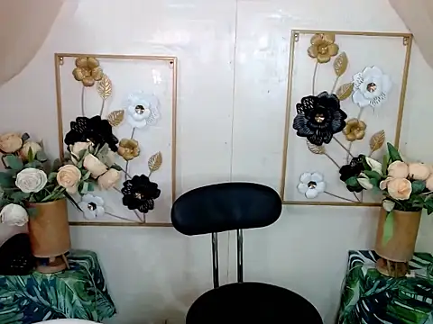 Snapshot of its_me_cristin chatting on 07-27-26, 05:31 its me cristin online show from 07-27-26, 05:31