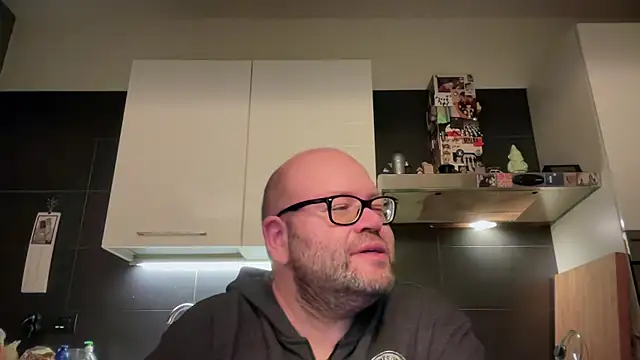 theitalianbear online show from 10-05-25, 03:49