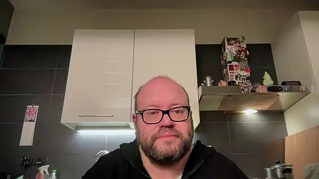Snapshot of theitalianbear chatting on 04-23-26, 03:19 theitalianbear online show from 04-23-26, 03:19