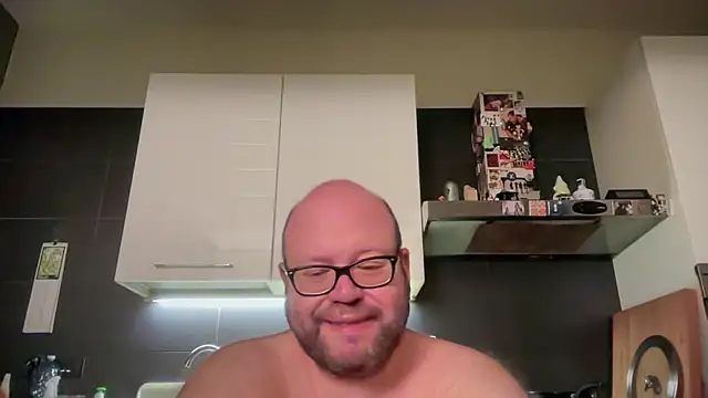 Snapshot of theitalianbear chatting on 05-15-26, 11:34 theitalianbear online show from 05-15-26, 11:34