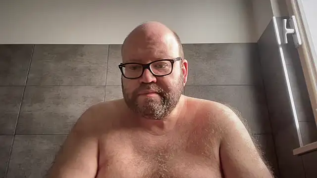 Snapshot of theitalianbear chatting on 05-20-26, 06:30 theitalianbear online show from 05-20-26, 06:30