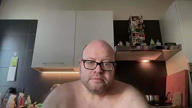 Snapshot of theitalianbear chatting on 05-30-26, 04:31 theitalianbear online show from 05-30-26, 04:31