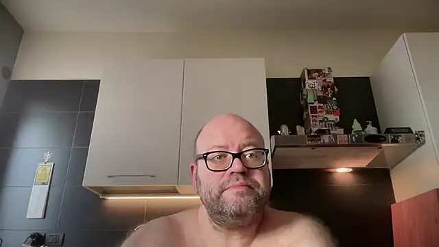 Snapshot of theitalianbear chatting on 06-07-26, 05:00 theitalianbear online show from 06-07-26, 05:00
