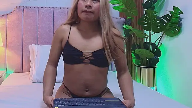 Salome 606 online show from 07-30-26, 03:16