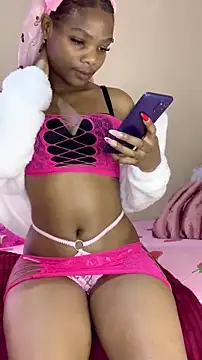 Snapshot of TheRealLadyAmina chatting on 07-27-26, 01:40 TheRealLadyAmina online show from 07-27-26, 01:40
