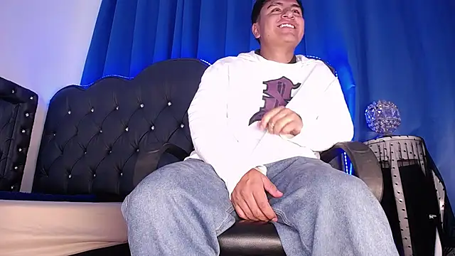 Snapshot of NoahBrowns_ chatting on 07-27-26, 01:07 NoahBrowns online show from 07-27-26, 01:07