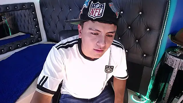 Snapshot of NoahBrowns_ chatting on 07-30-26, 03:11 NoahBrowns online show from 07-30-26, 03:11
