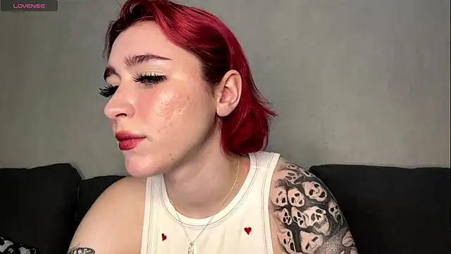Snapshot of MeryPeyton chatting on 07-27-26, 05:42 MeryPeyton online show from 07-27-26, 05:42