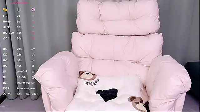 LoveWinnie online show from 07-28-26, 04:39