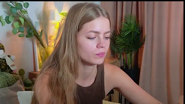 Snapshot of EmillyDiamond chatting on 07-31-26, 06:46 EmillyDiamond online show from 07-31-26, 06:46