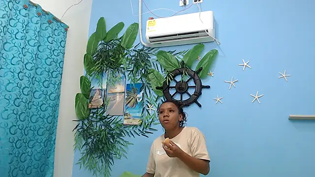 Snapshot of vanessa18nice chatting on 07-29-26, 02:15 vanessa18nice online show from 07-29-26, 02:15