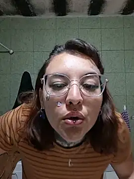 Snapshot of Reina00 chatting on 07-29-26, 07:12 Reina00 online show from 07-29-26, 07:12