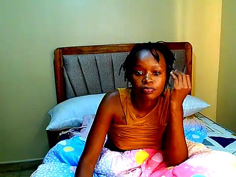 Snapshot of Maishababy chatting on 07-28-26, 01:21 Maishababy online show from 07-28-26, 01:21