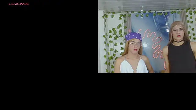 Snapshot of roxy_and_ambar chatting on 07-31-26, 03:06 roxy and ambar online show from 07-31-26, 03:06