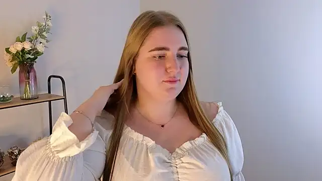 HaileyClifford online show from 08-06-26, 10:17