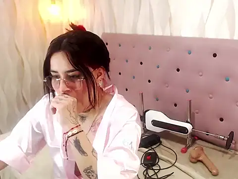 NixieXlove online show from 08-05-26, 02:20