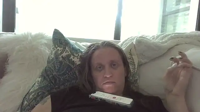 Snapshot of Jenonthecock chatting on 07-31-26, 05:12 Jenonthecock online show from 07-31-26, 05:12
