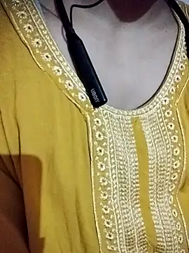 Snapshot of Pooja_kumari_001 chatting on 07-31-26, 04:39 Pooja kumari 001 online show from 07-31-26, 04:39