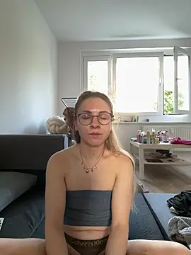 Amelie wild online show from 08-02-26, 03:54