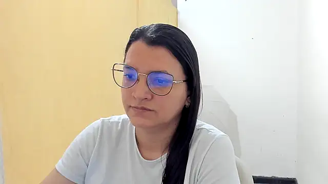 MARILYN GARCIA online show from 10-15-25, 01:22