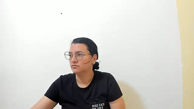 MARILYN GARCIA online show from 11-15-25, 03:08