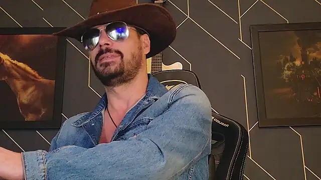 Snapshot of ChrisKox chatting on 02-06-25, 02:33 ChrisKox online show from 02-06-25, 02:33