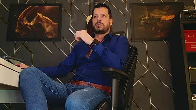 Snapshot of ChrisKox chatting on 02-14-25, 04:15 ChrisKox online show from 02-14-25, 04:15