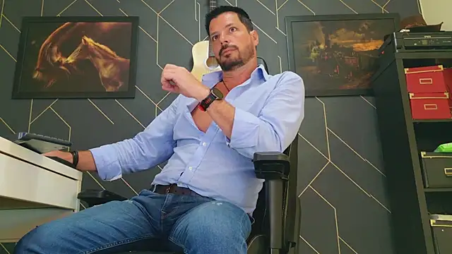 Snapshot of ChrisKox chatting on 03-10-25, 06:38 ChrisKox online show from 03-10-25, 06:38