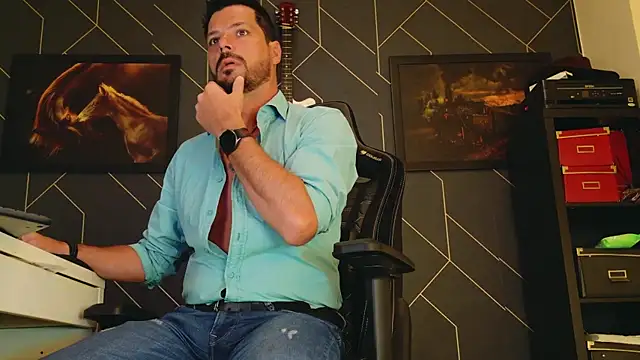 Snapshot of ChrisKox chatting on 03-12-25, 12:31 ChrisKox online show from 03-12-25, 12:31