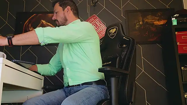 Snapshot of ChrisKox chatting on 03-22-25, 09:31 ChrisKox online show from 03-22-25, 09:31