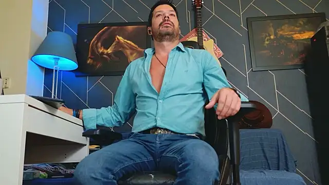 Snapshot of ChrisKox chatting on 10-04-25, 02:53 ChrisKox online show from 10-04-25, 02:53