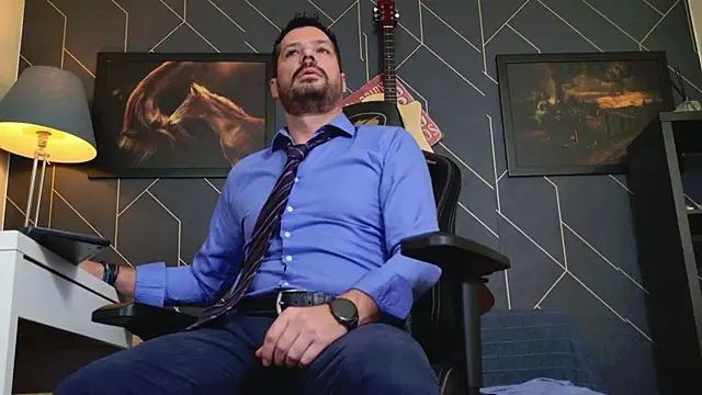 Snapshot of ChrisKox chatting on 10-28-25, 05:33 ChrisKox online show from 10-28-25, 05:33