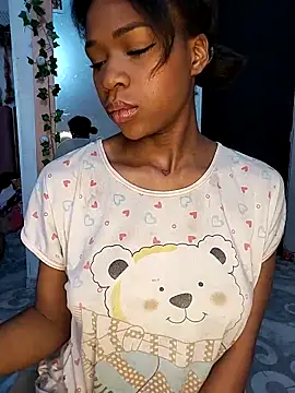 Snapshot of angel_allis chatting on 11-26-25, 05:41 angel allis online show from 11-26-25, 05:41